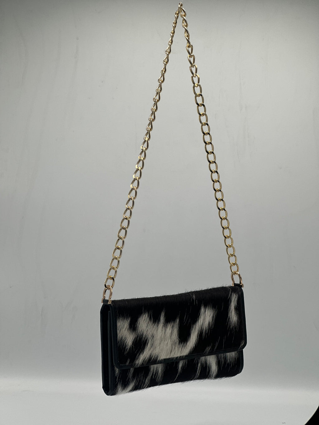 Black hair on clutch