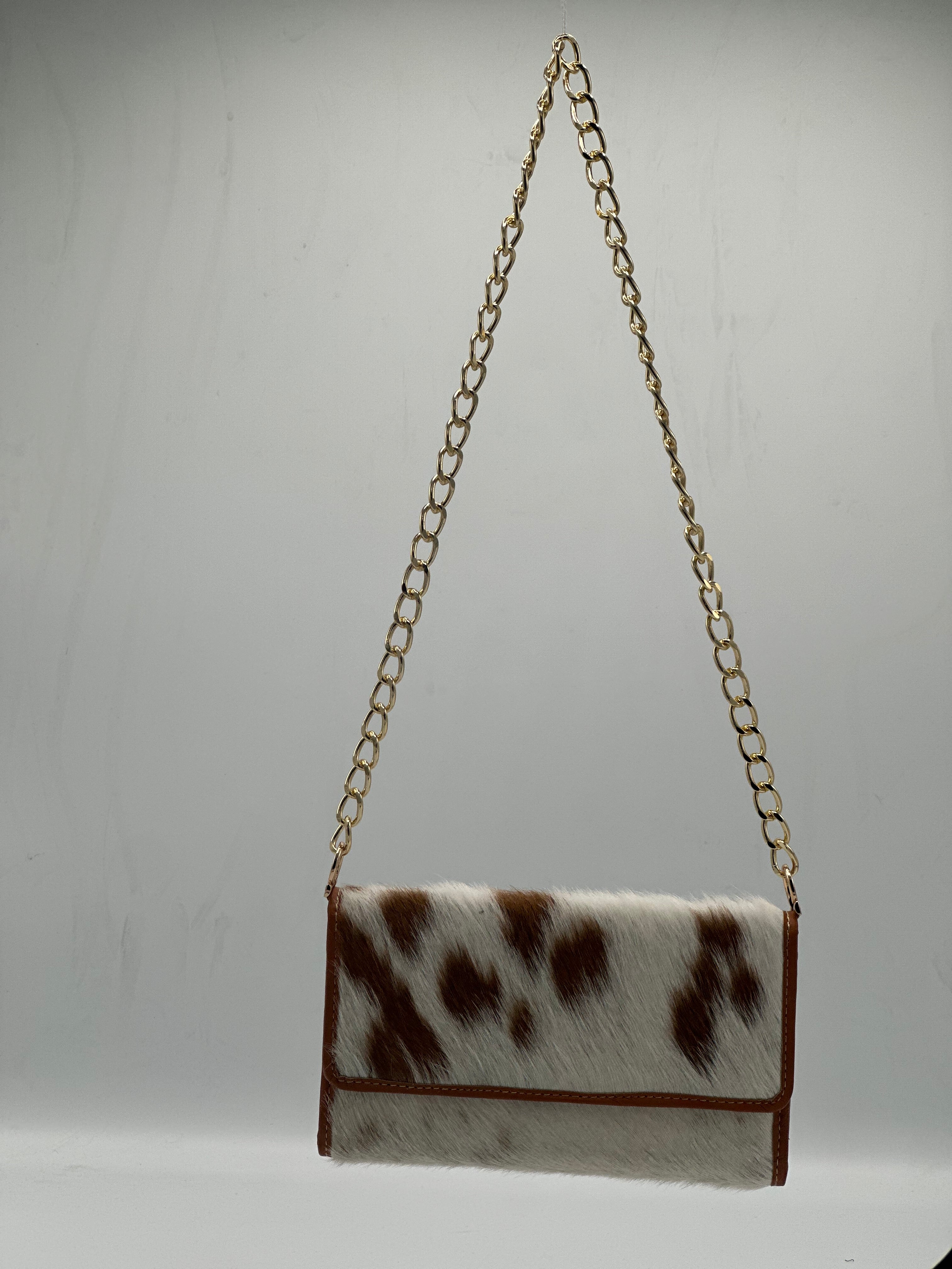 Brown hair on clutch